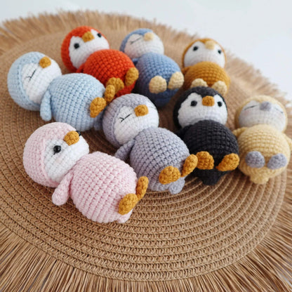 Crochet Mini Penguin Amigurumi Keychain - Eazzy Store
