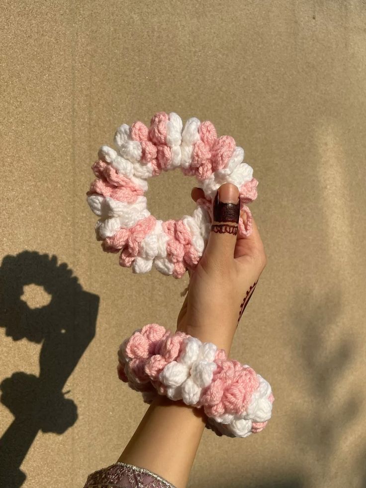 Handmade Crochet Gajra – Floral, Elegant & Long-Lasting